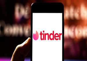 Tinder’dan Yeni Yapay Zekâ Oyunu: Flört Becerilerinizi Geliştirin!