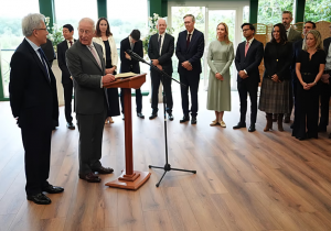 Kral Charles'tan Yapay Zeka Devlerine Nadir Uyarı: "Kontrolü Kaybetmeden Önce"