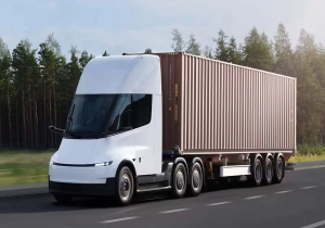 Tesla'nın Elektrikli Kamyonu Semi, 9 Yıllık Beklemenin Ardından Yollarda