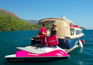 YemekSepeti, Marmaris Koyu'nda JetSki ile Teslimatlara Başladı